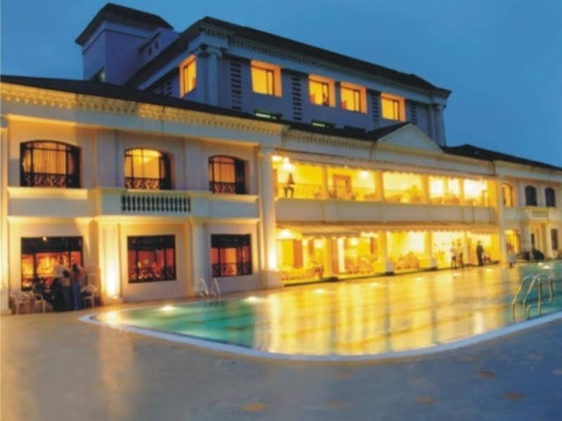 เดอะ คลาสสิค คลับ Hotel มุมไบ ภายนอก รูปภาพ